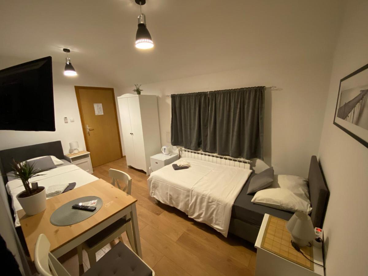 Guest House Lucija Buzin Extérieur photo