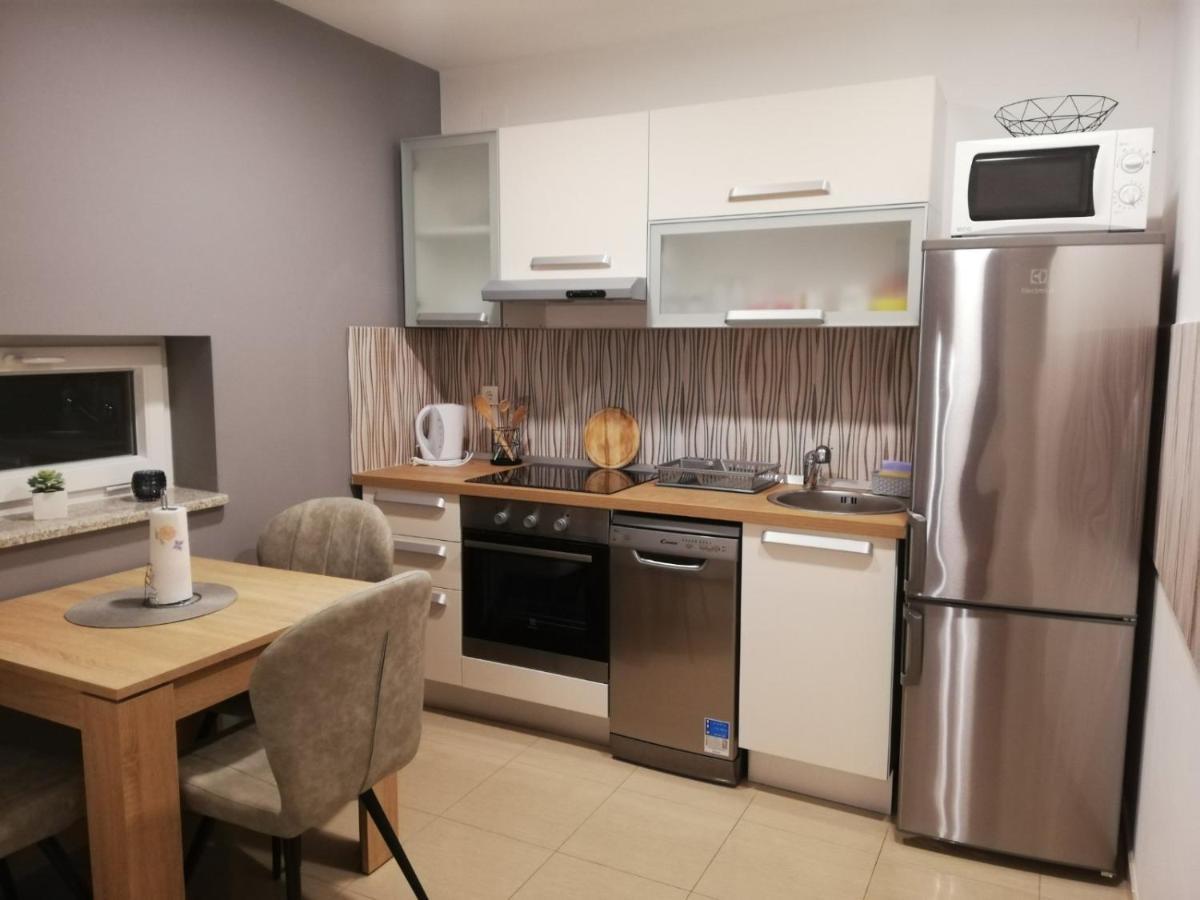 Guest House Lucija Buzin Extérieur photo