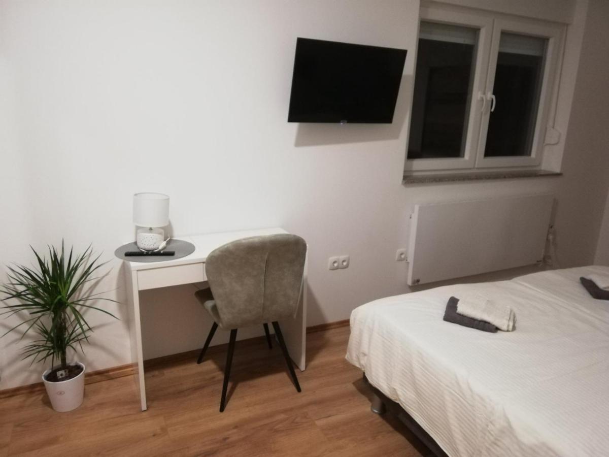 Guest House Lucija Buzin Extérieur photo