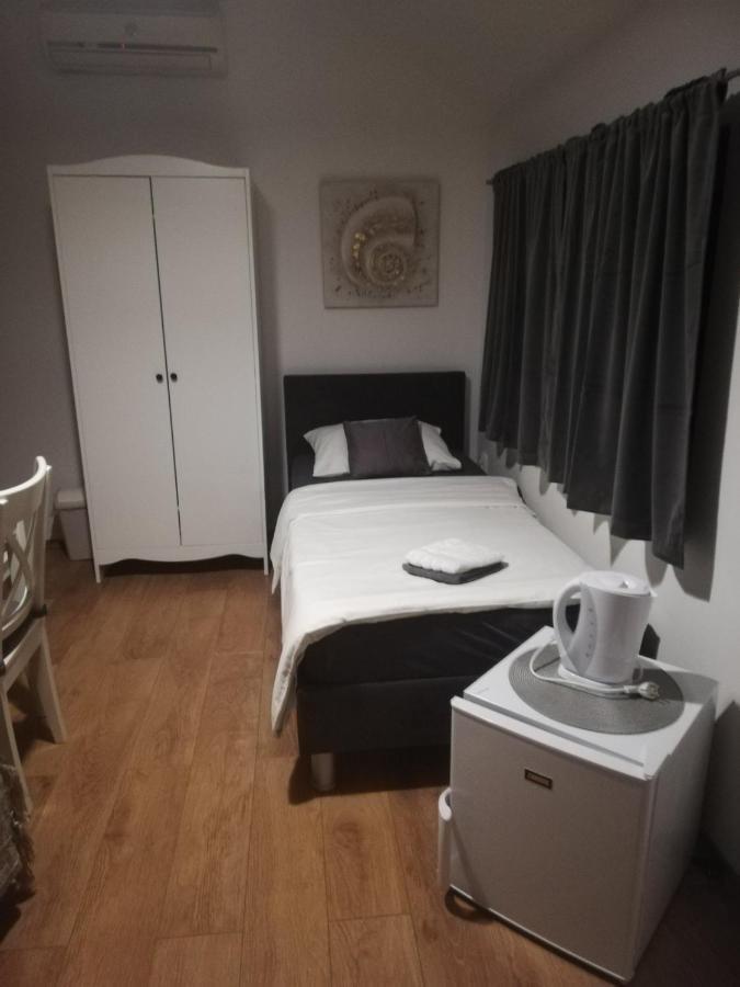 Guest House Lucija Buzin Extérieur photo