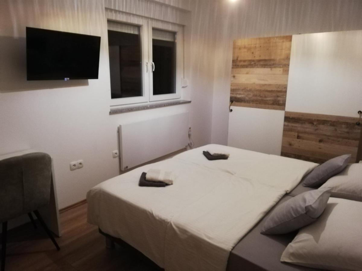 Guest House Lucija Buzin Extérieur photo