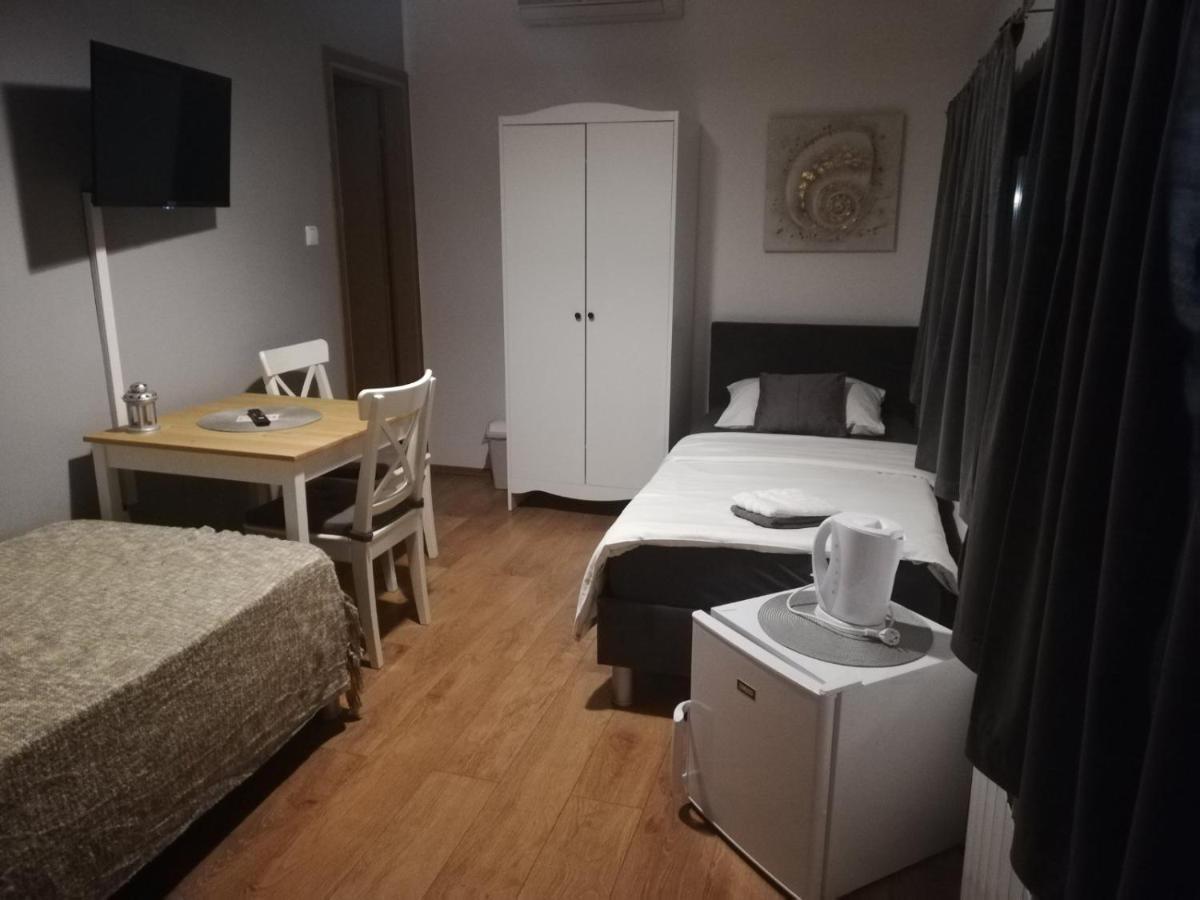 Guest House Lucija Buzin Extérieur photo